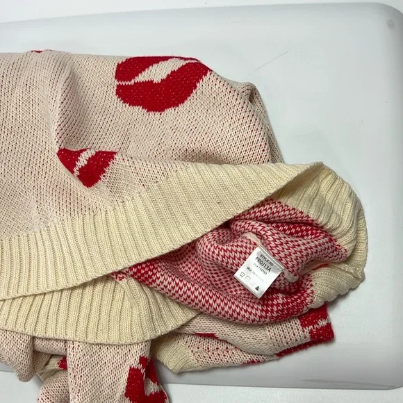 NEW - Red LIPS Graphic Size Small POL Sweater - Picture 8 of 11